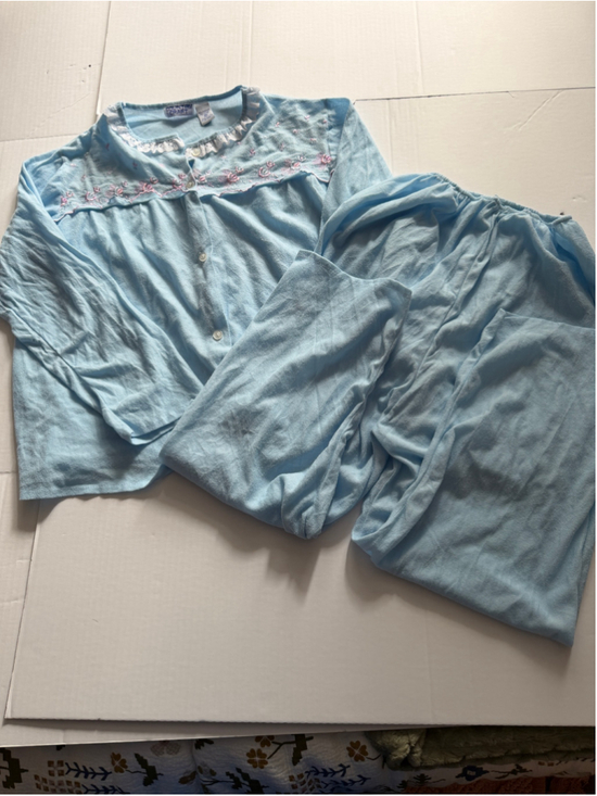 Country Craft Other - Women's Country Craft Pajama Set XL Blue Pink Floral Lace